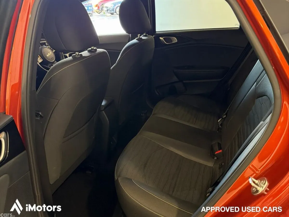 Kia Ceed Hatchback, Diesel, 2023, Orange