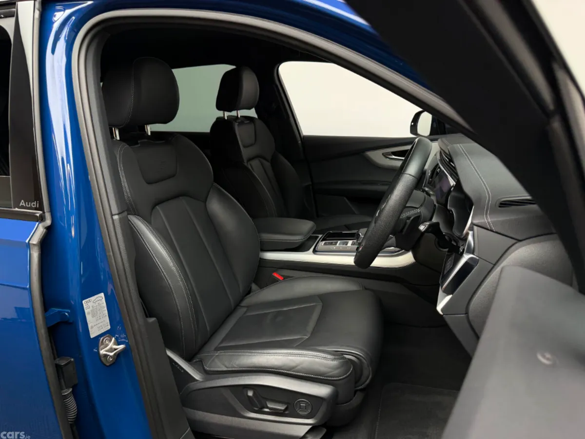 Audi Q7 SUV, Petrol Plug-in Hybrid, 2024, Blue