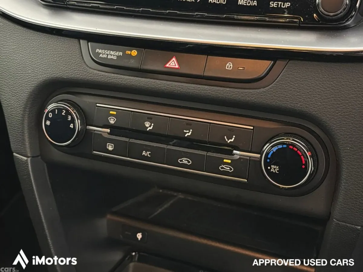 Kia Ceed Hatchback, Diesel, 2023, Orange