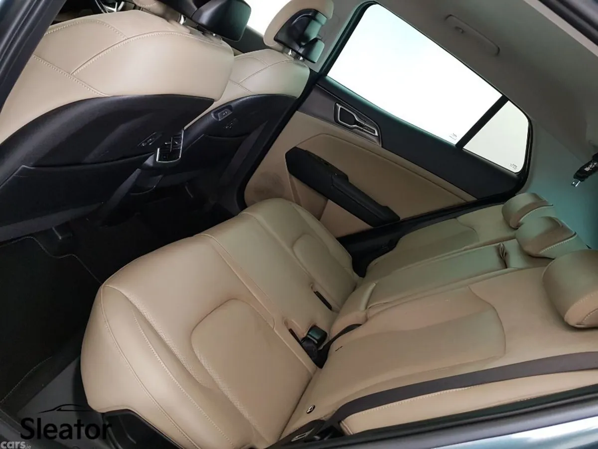Kia Sportage MPV, Diesel, 2022, Grey