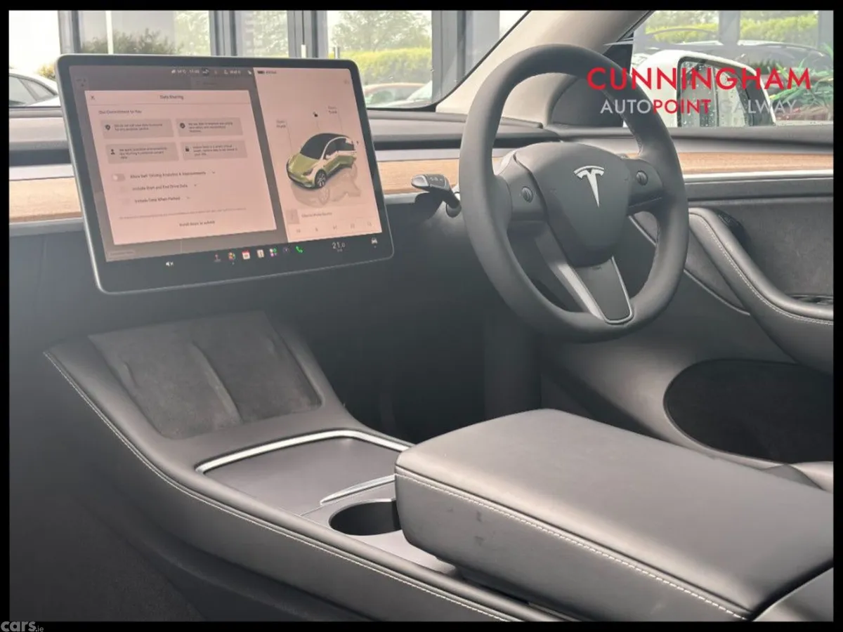 Tesla Model Y MPV, Electric, 2024, White