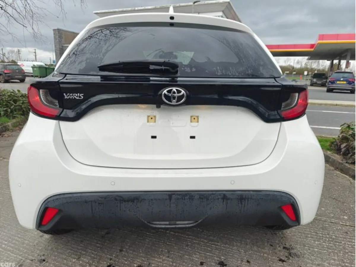 Toyota Yaris Hatchback, Petrol, 2020, White