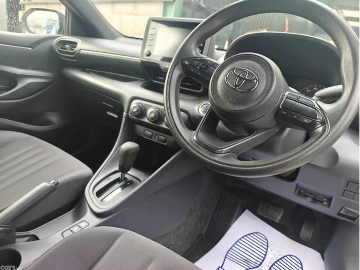 Toyota Yaris Hatchback, Petrol, 2020, White