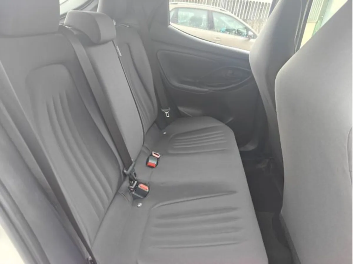 Toyota Yaris Hatchback, Petrol, 2020, White