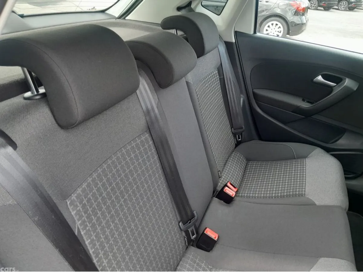 Volkswagen Polo Hatchback, Petrol, 2016, White