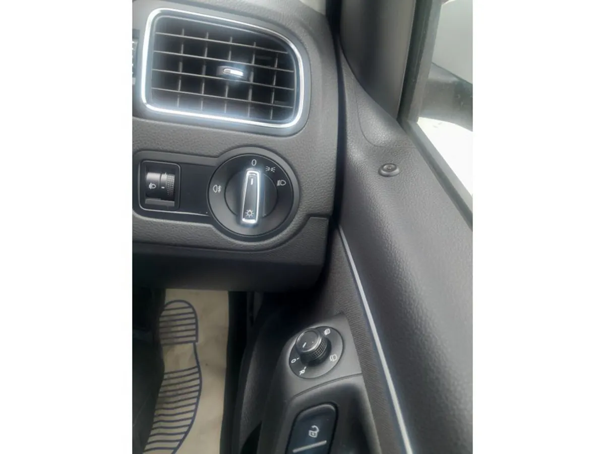 Volkswagen Polo Hatchback, Petrol, 2016, White