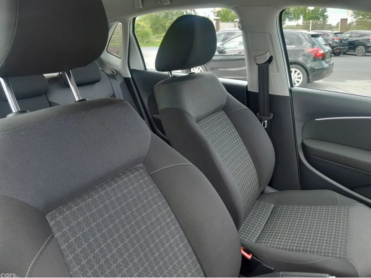 Volkswagen Polo Hatchback, Petrol, 2016, White