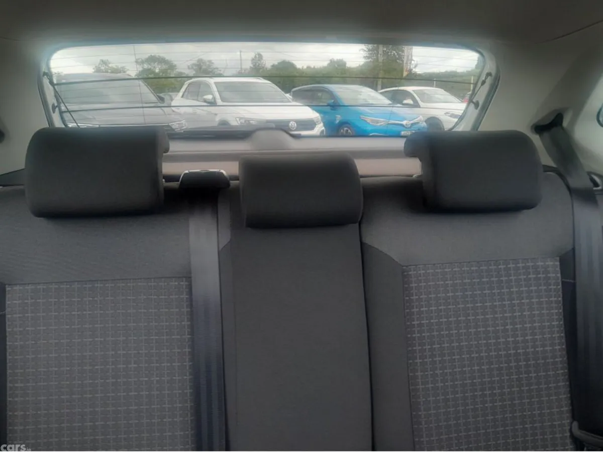 Volkswagen Polo Hatchback, Petrol, 2016, White
