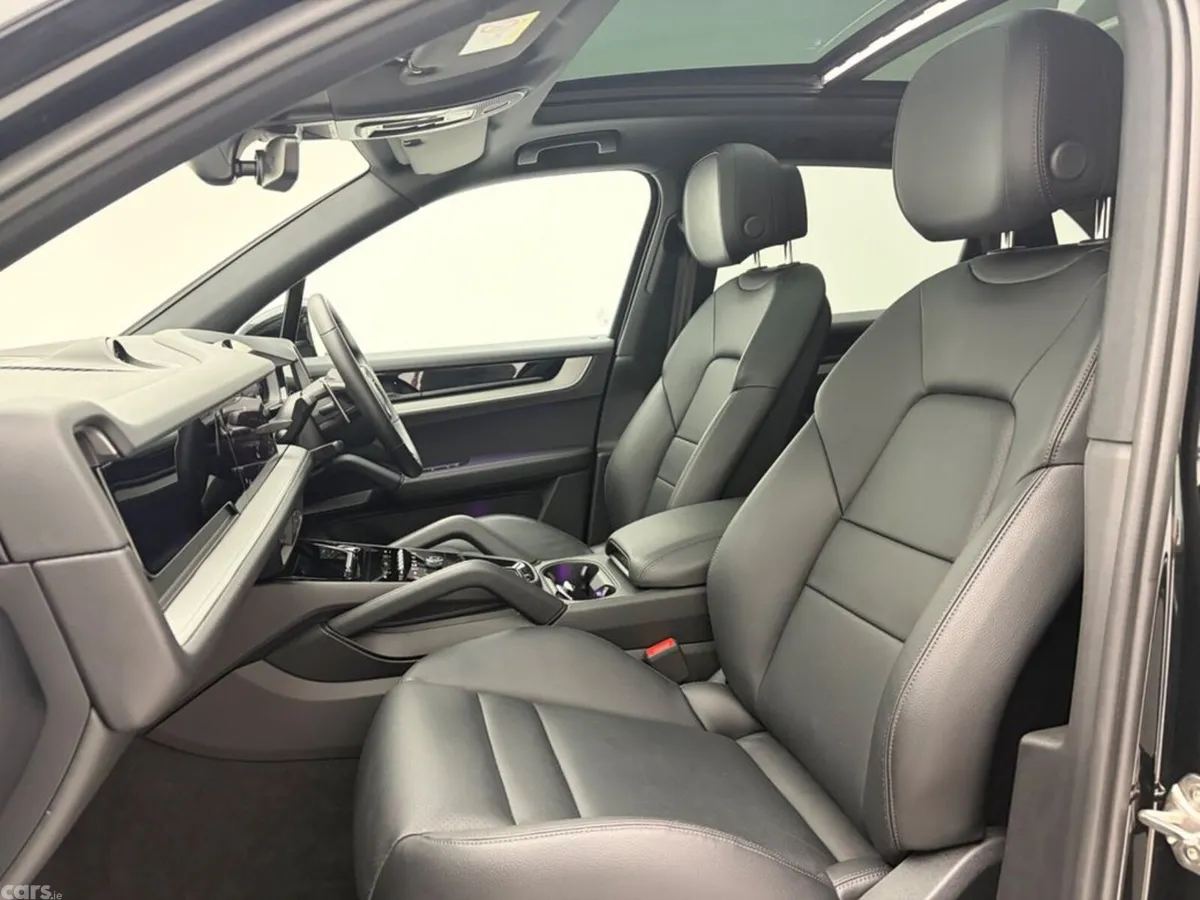 Porsche Cayenne Estate, Petrol Plug-in Hybrid, 2025, Black