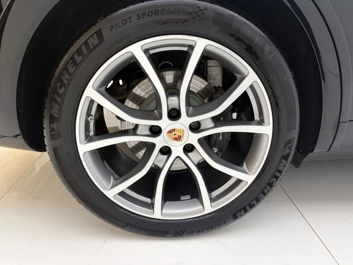 Porsche Cayenne Estate, Petrol Plug-in Hybrid, 2025, Black