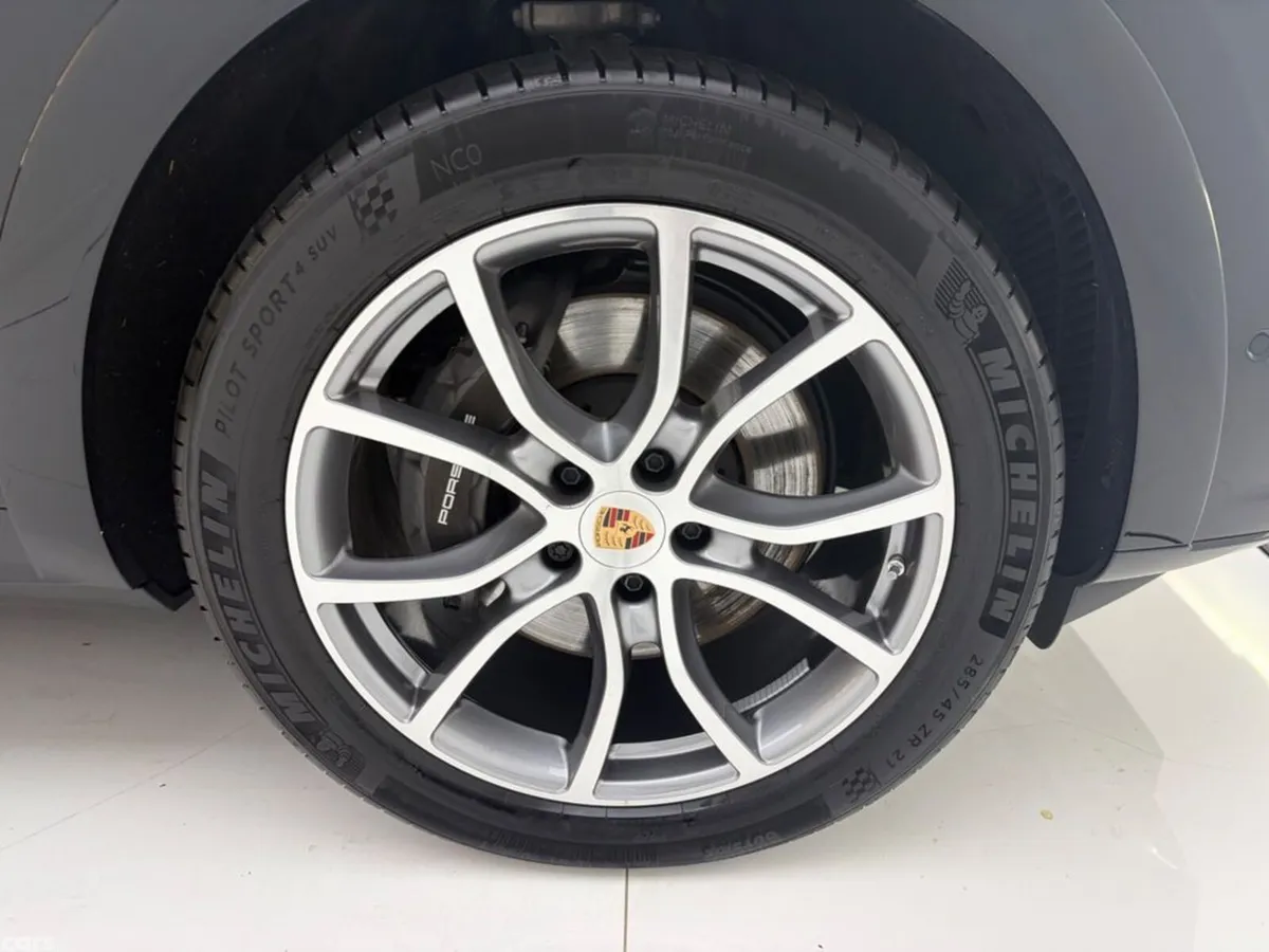 Porsche Cayenne Estate, Petrol Plug-in Hybrid, 2025, Black