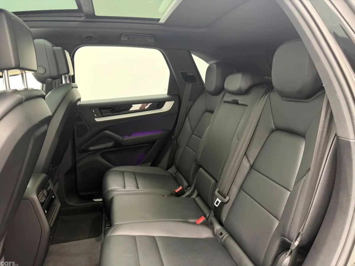 Porsche Cayenne Estate, Petrol Plug-in Hybrid, 2025, Black
