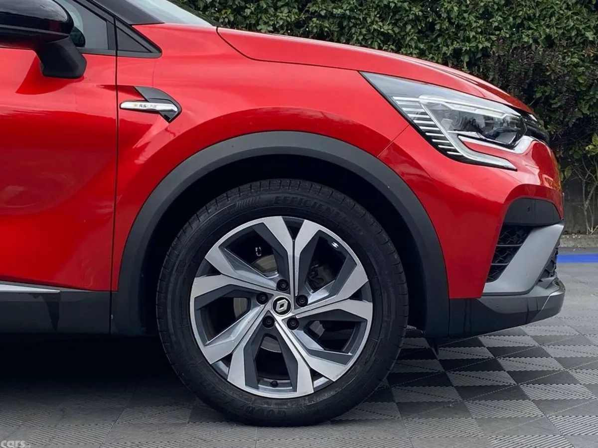 Renault Captur Hatchback, Petrol, 2023, Red