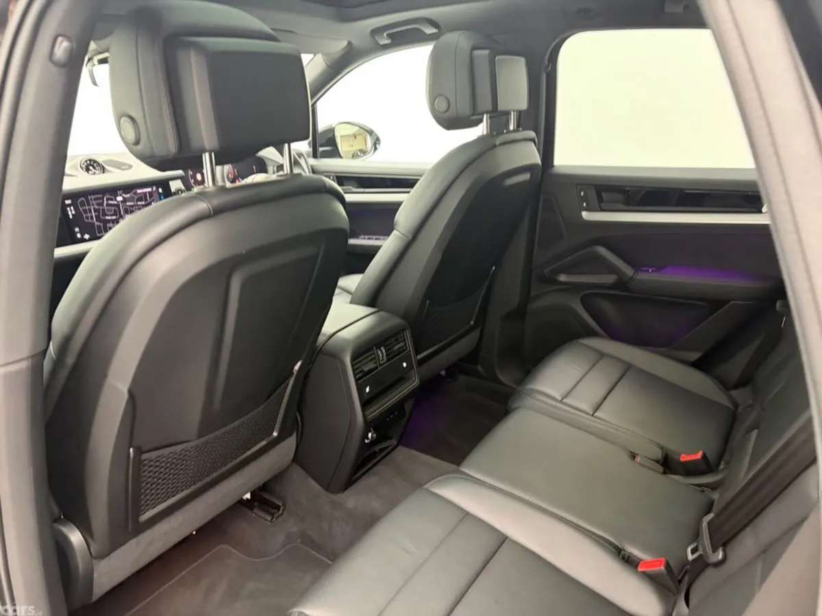 Porsche Cayenne Estate, Petrol Plug-in Hybrid, 2025, Black