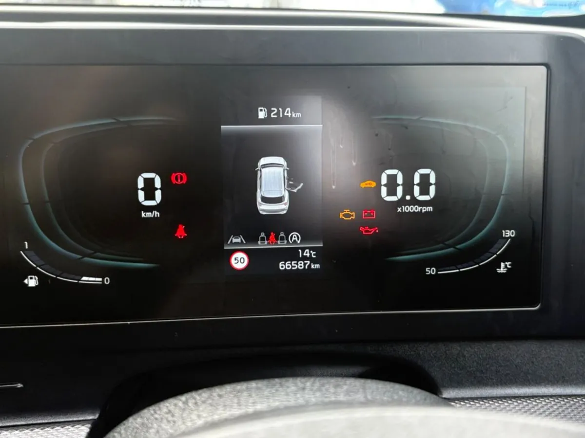 Kia Sportage SUV, Diesel Hybrid, 2023, White