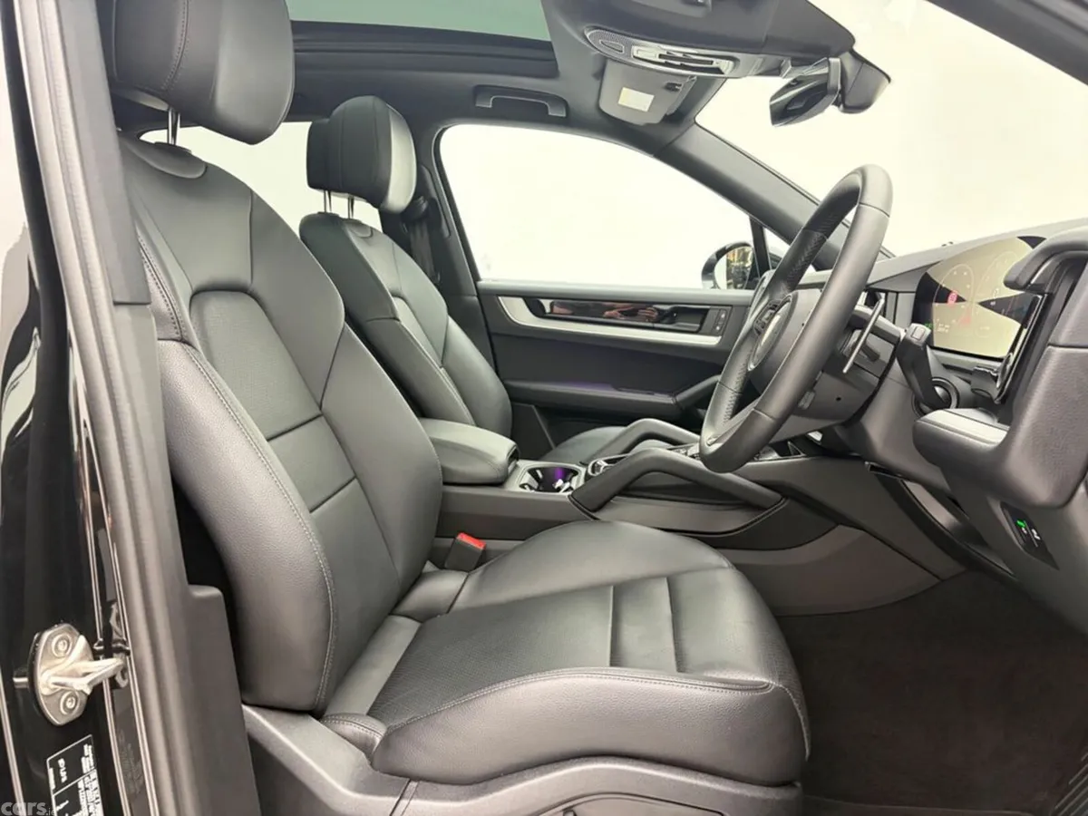 Porsche Cayenne Estate, Petrol Plug-in Hybrid, 2025, Black