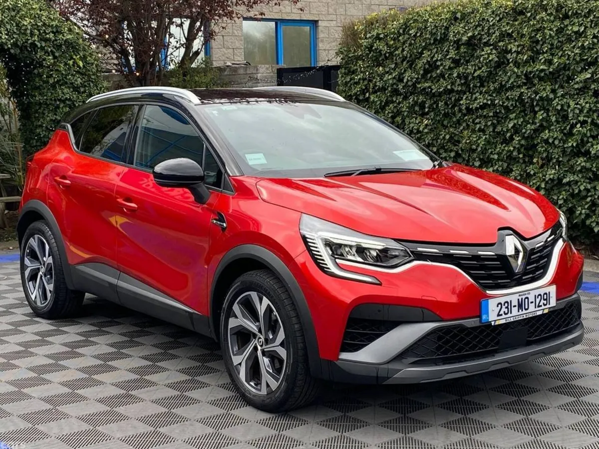 Renault Captur Hatchback, Petrol, 2023, Red