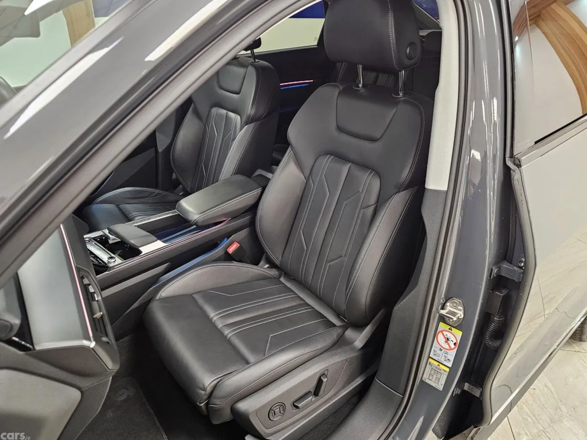 Audi Q8 e-tron Hatchback, Electric, 2024, Grey
