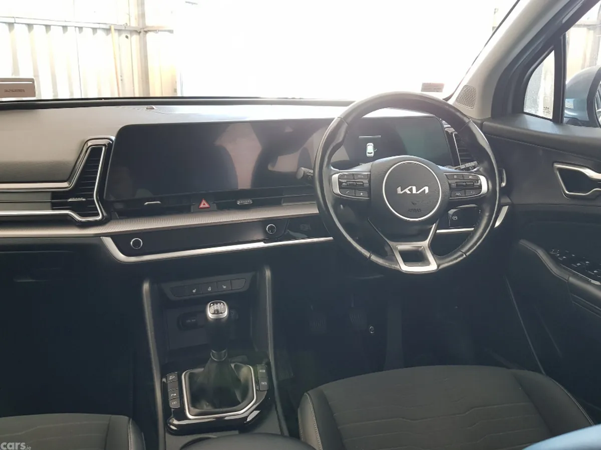 Kia Sportage MPV, Diesel, 2022, Grey
