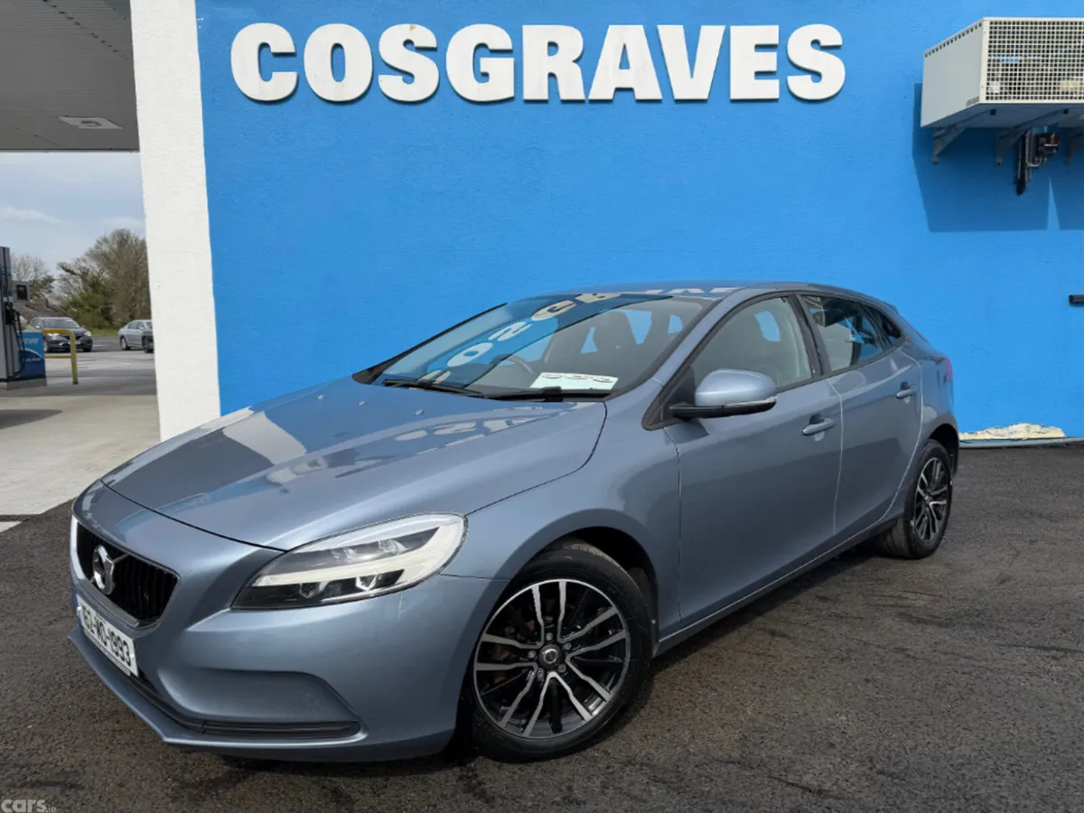Volvo V40 Hatchback, Diesel, 2016, Blue