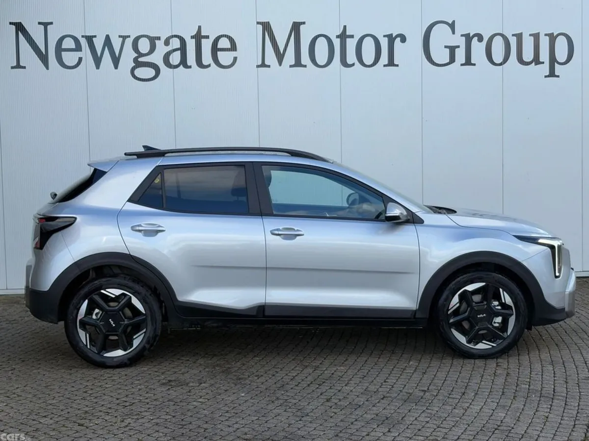 Kia Stonic Hatchback, Petrol, 2027, Silver