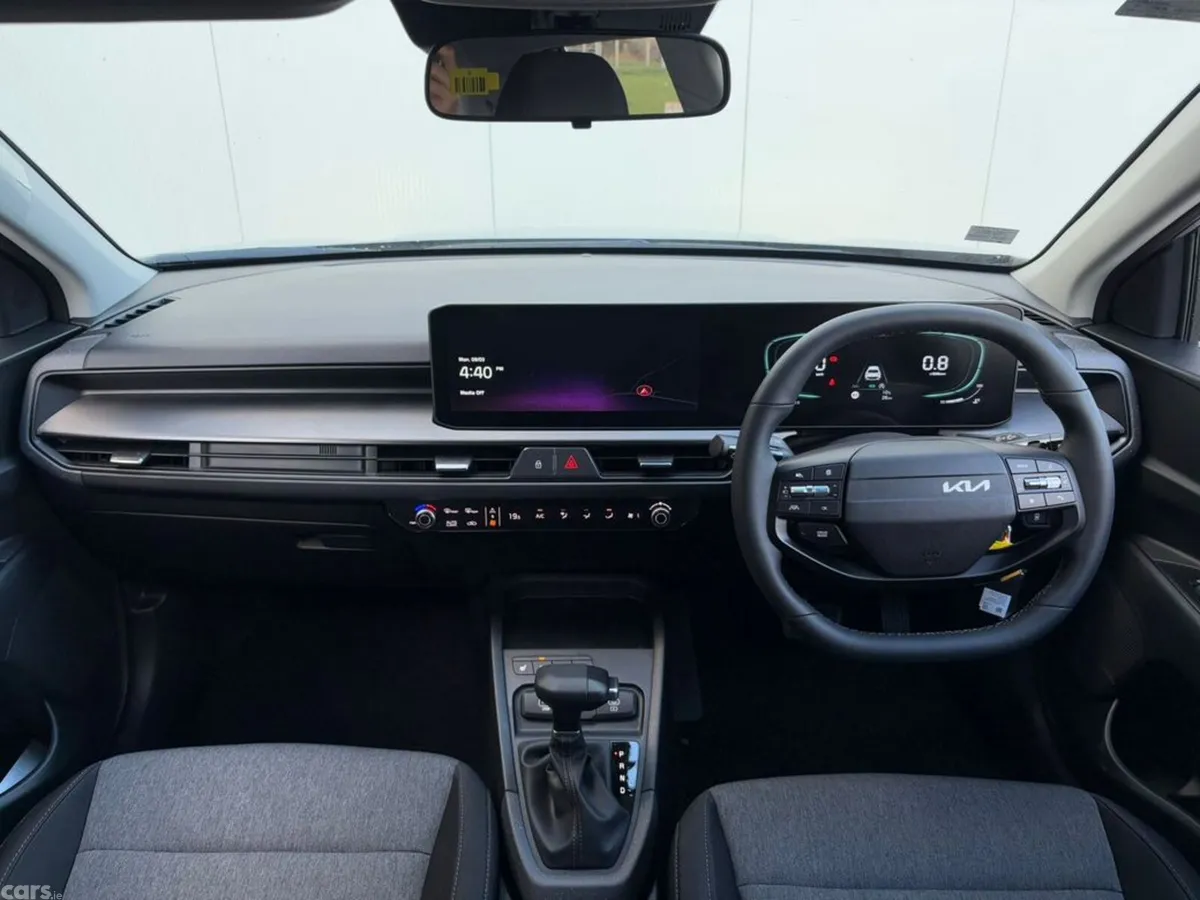Kia Stonic Hatchback, Petrol, 2027, Silver