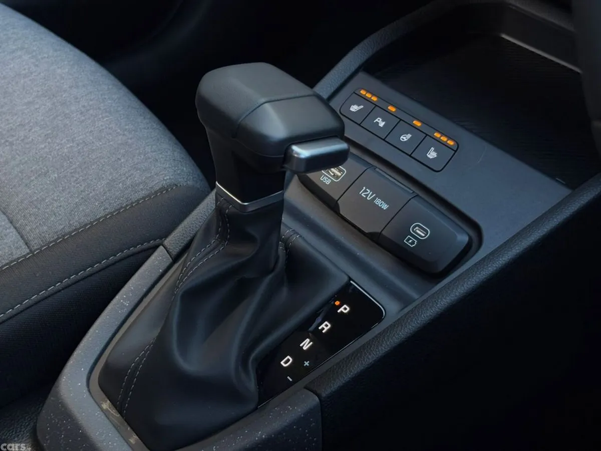 Kia Stonic Hatchback, Petrol, 2027, Silver