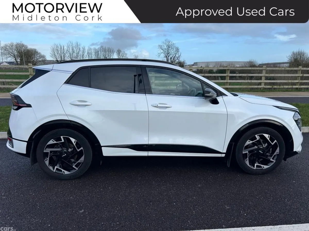 Kia Sportage SUV, Diesel Hybrid, 2024, White