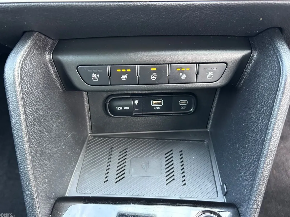 Kia Sportage SUV, Diesel Hybrid, 2024, White