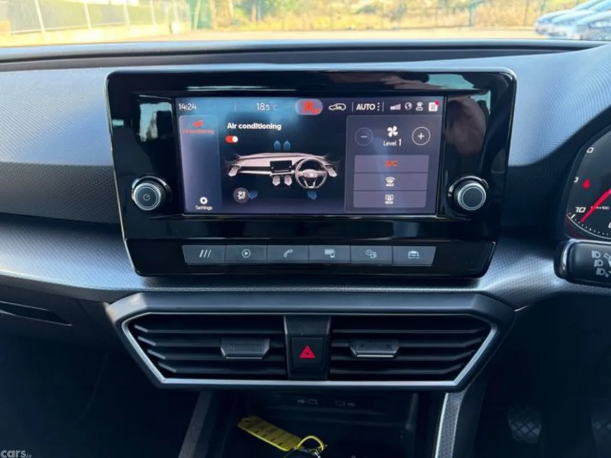 SEAT Leon Estate, Diesel, 2021, Red