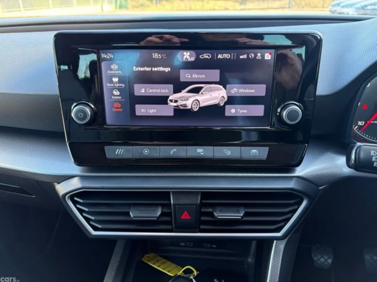 SEAT Leon Estate, Diesel, 2021, Red