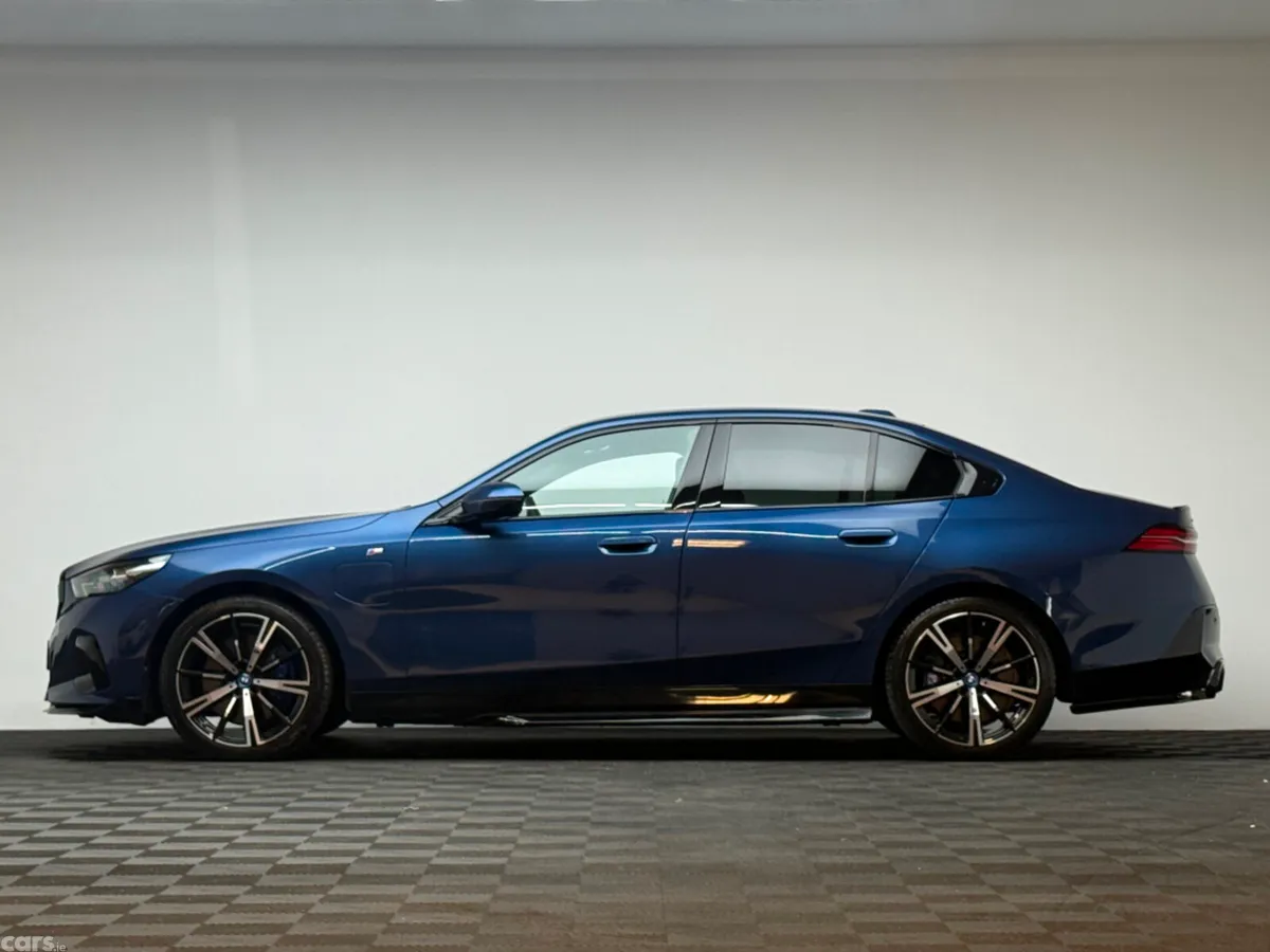 BMW 5-Series Saloon, Petrol Plug-in Hybrid, 2025, Blue