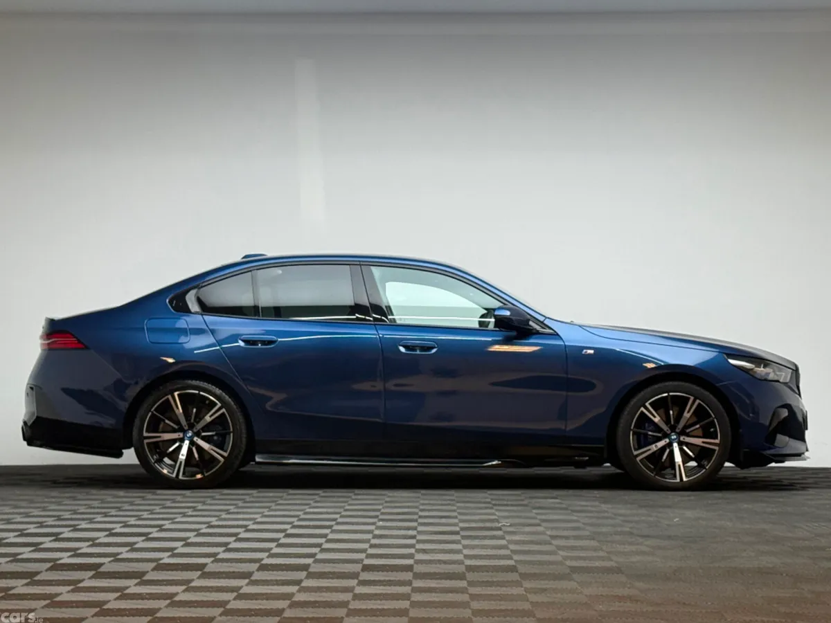 BMW 5-Series Saloon, Petrol Plug-in Hybrid, 2025, Blue
