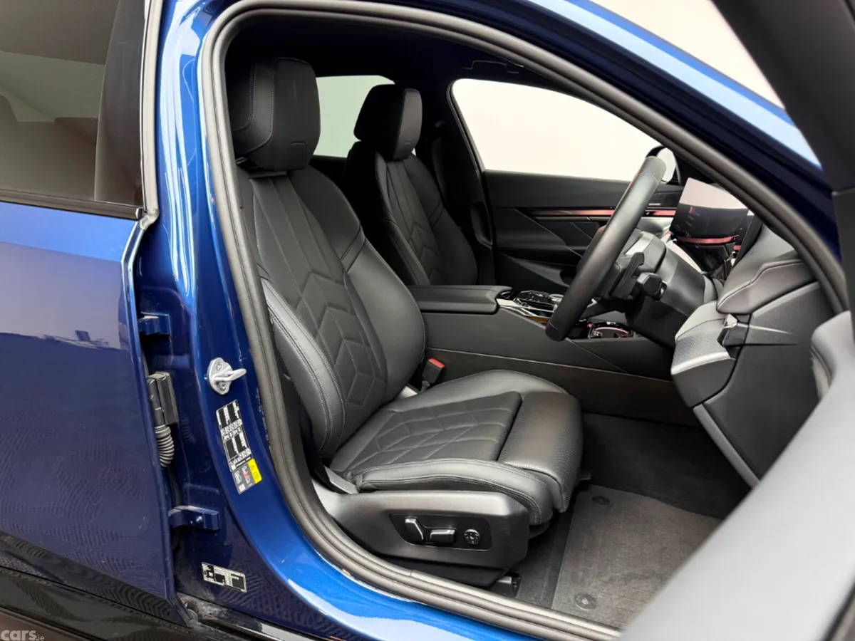 BMW 5-Series Saloon, Petrol Plug-in Hybrid, 2025, Blue