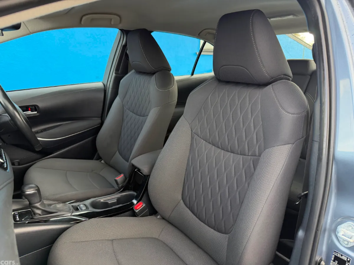 Toyota Corolla Saloon, Petrol Hybrid, 2022, Grey