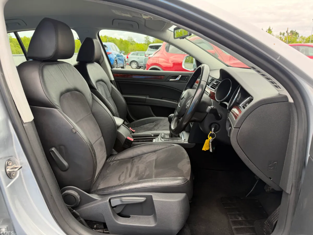 Skoda Superb Saloon, Diesel, 2013, Silver