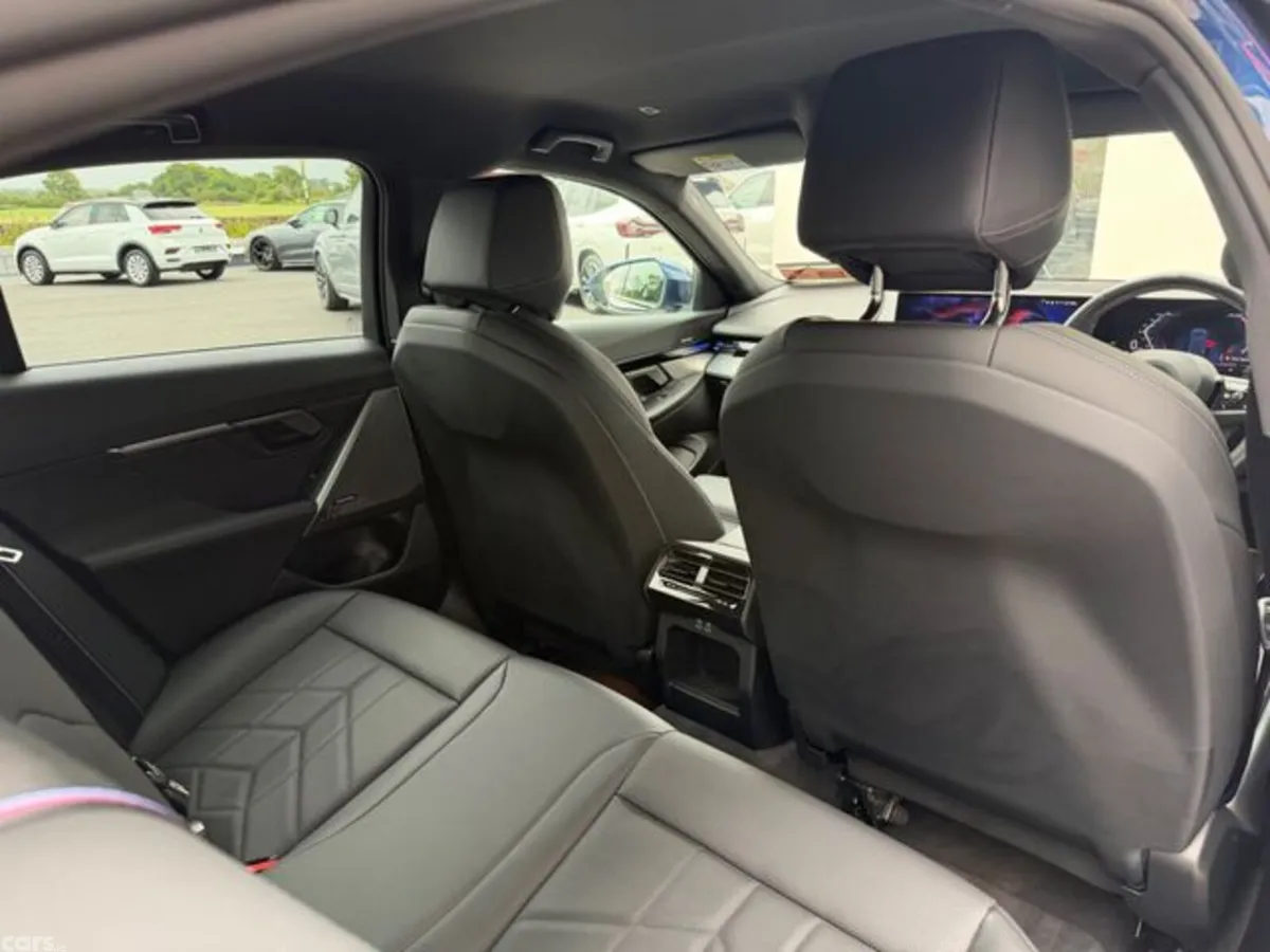 BMW 5-Series Saloon, Petrol Plug-in Hybrid, 2024, Blue