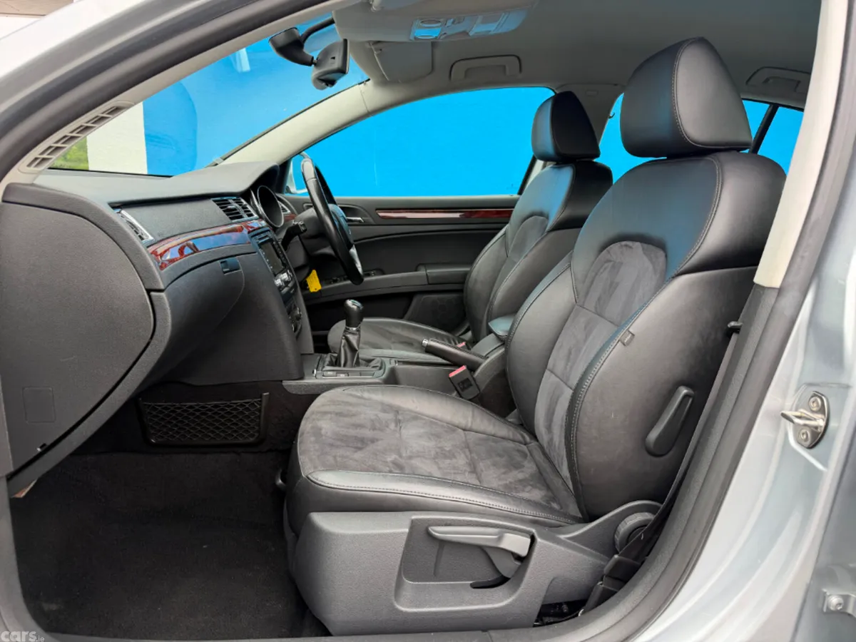 Skoda Superb Saloon, Diesel, 2013, Silver