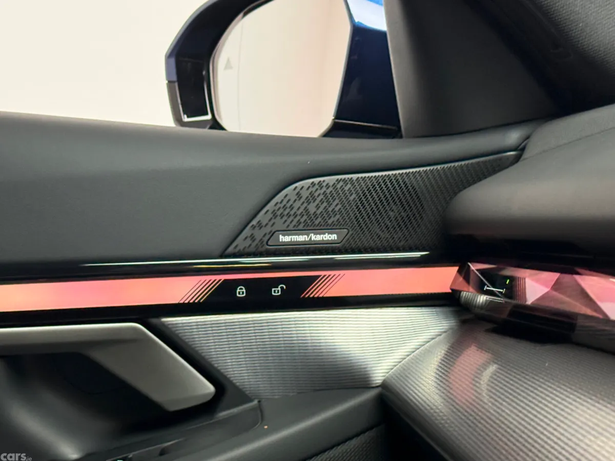 BMW 5-Series Saloon, Petrol Plug-in Hybrid, 2025, Blue