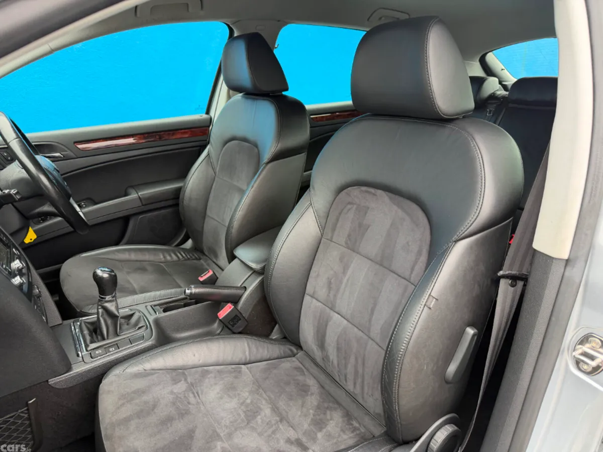Skoda Superb Saloon, Diesel, 2013, Silver