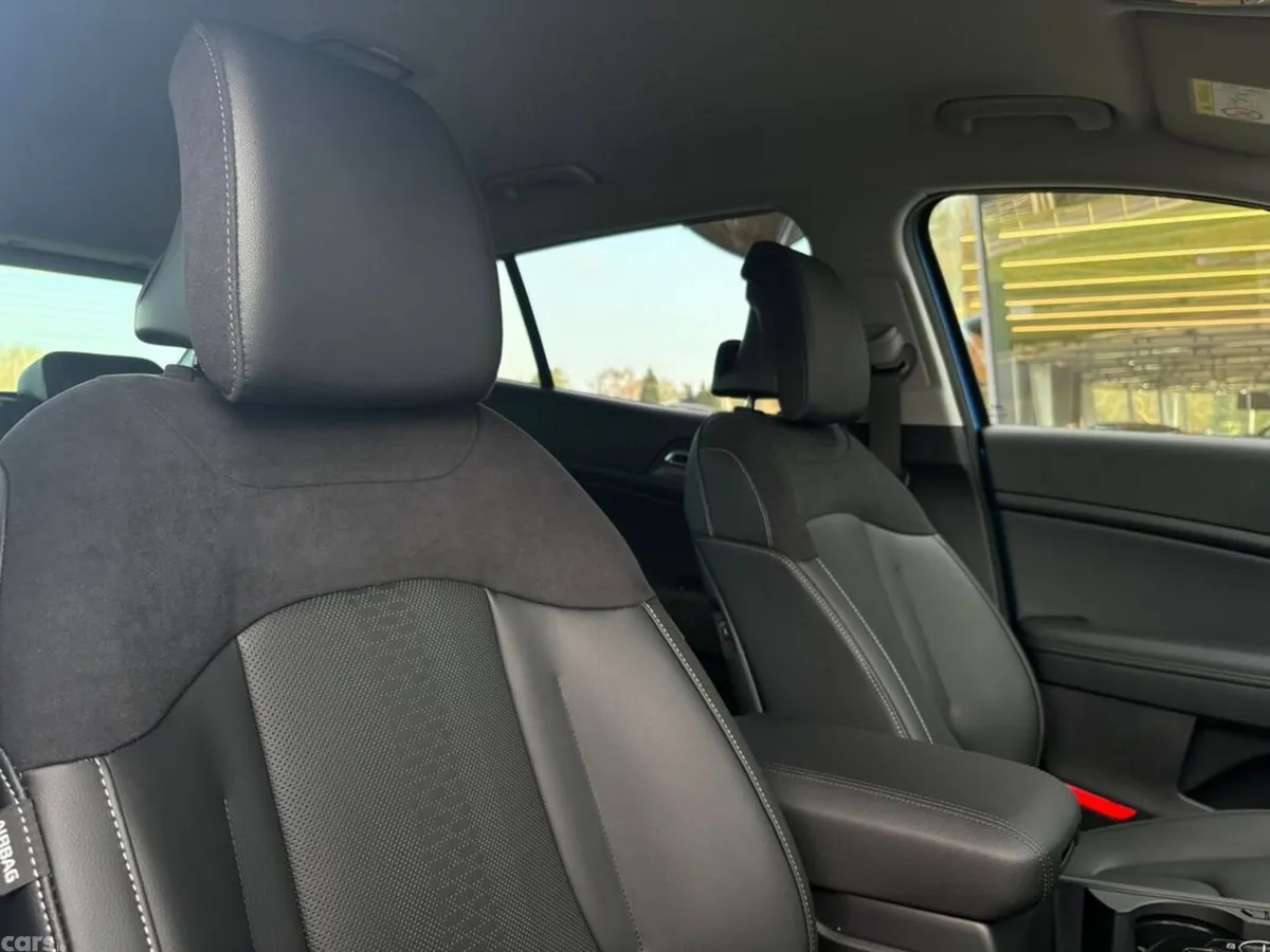 Kia Sportage SUV, Petrol Plug-in Hybrid, 2027, Blue