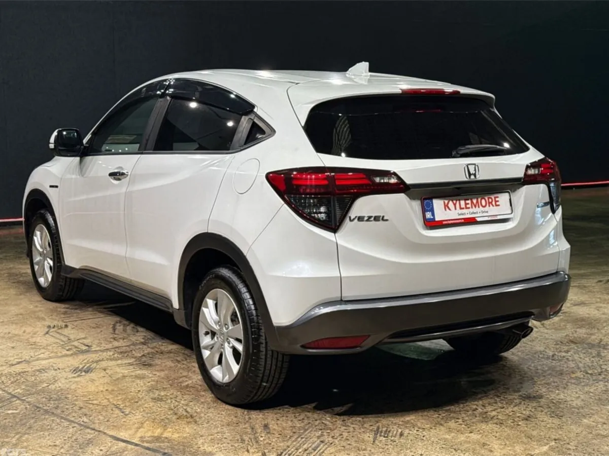 Honda Vezel SUV, Petrol Hybrid, 2020, White