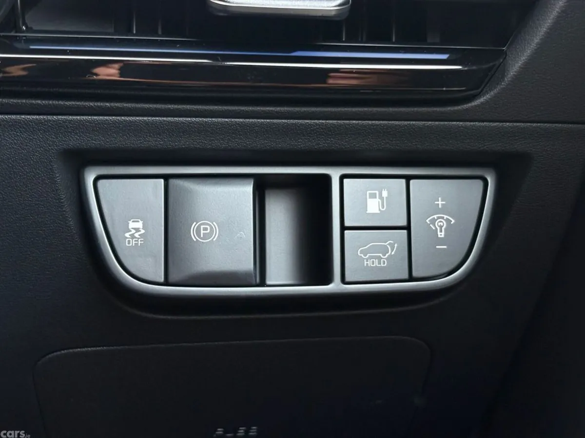 Kia EV6 Hatchback, Electric, 2027, White