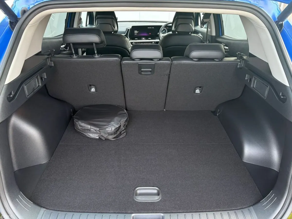 Kia Sportage SUV, Petrol Plug-in Hybrid, 2027, Blue