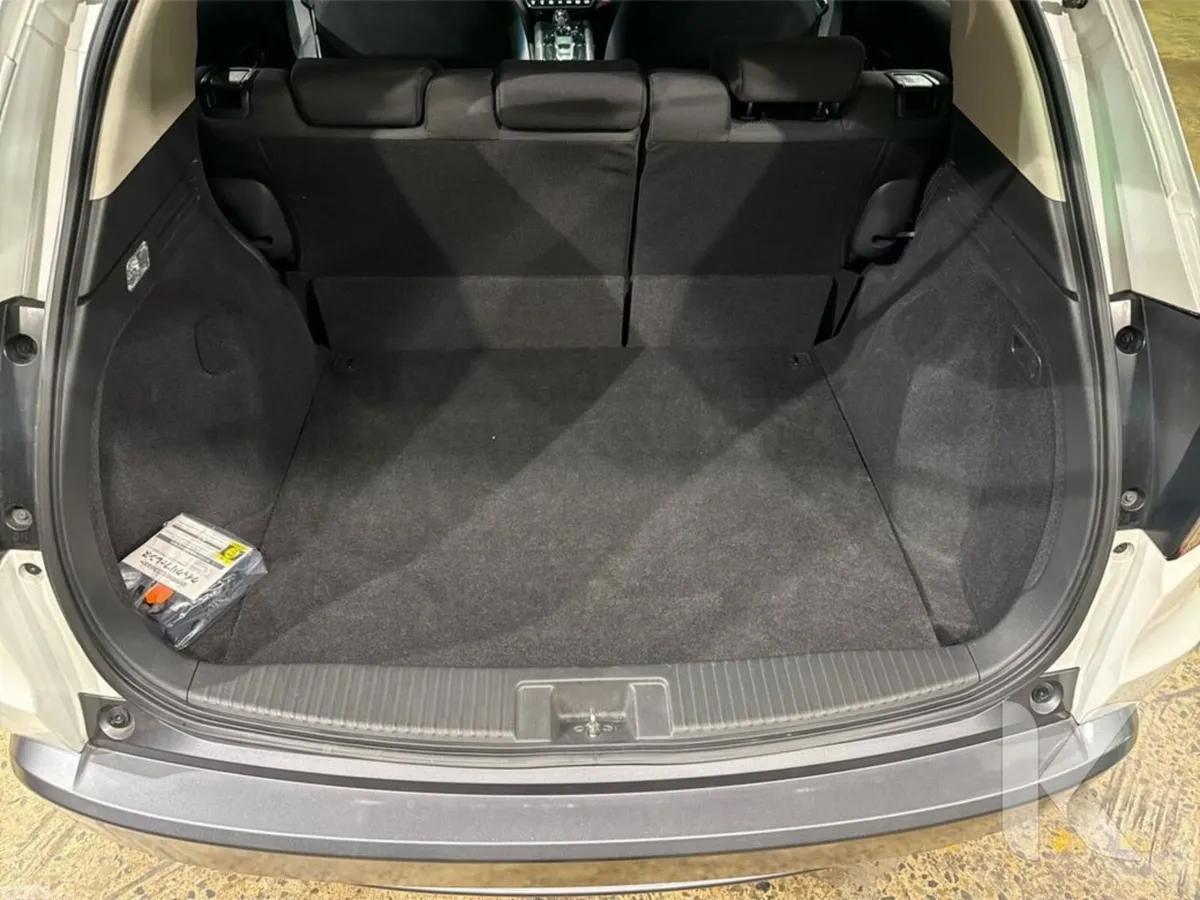 Honda Vezel SUV, Petrol Hybrid, 2020, White