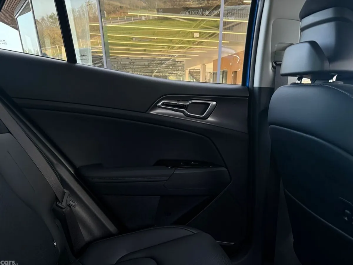 Kia Sportage SUV, Petrol Plug-in Hybrid, 2027, Blue