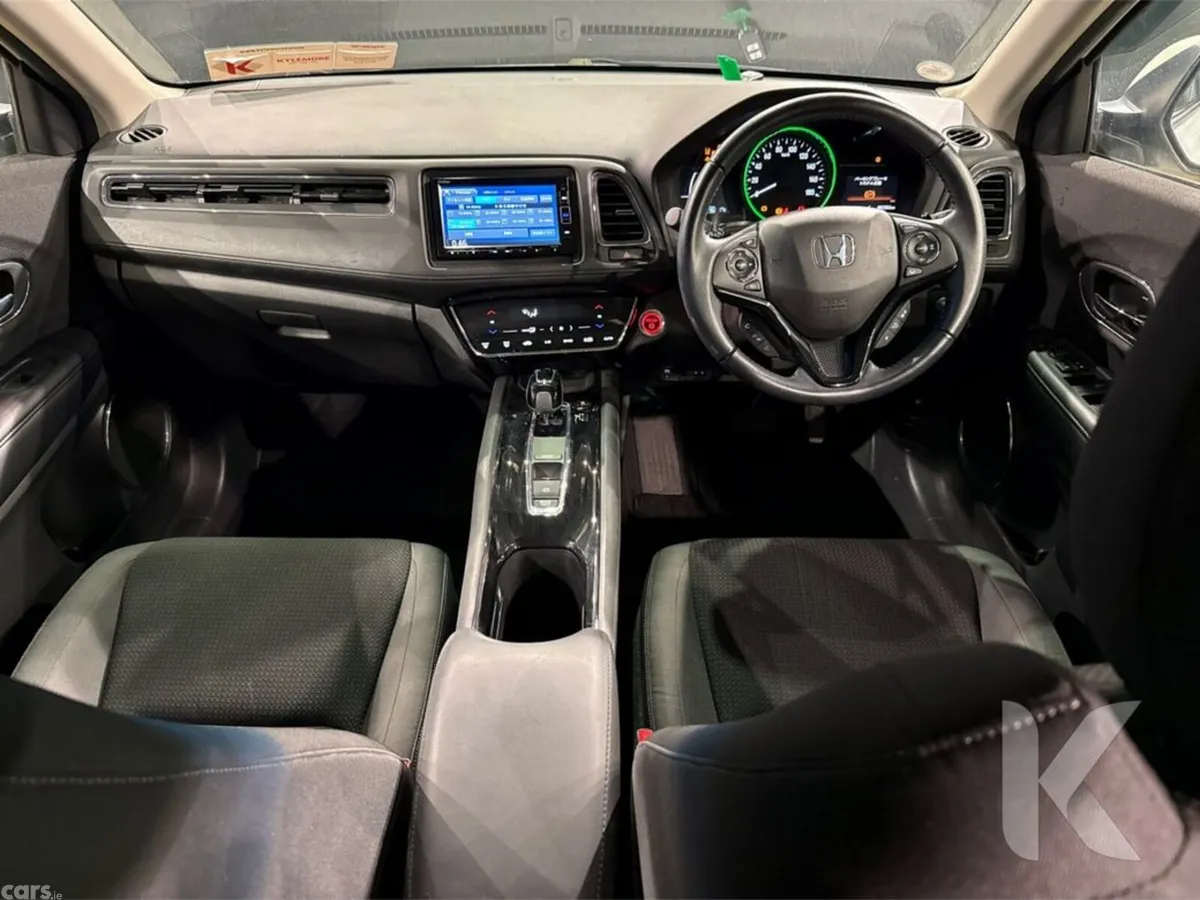 Honda Vezel SUV, Petrol Hybrid, 2020, White