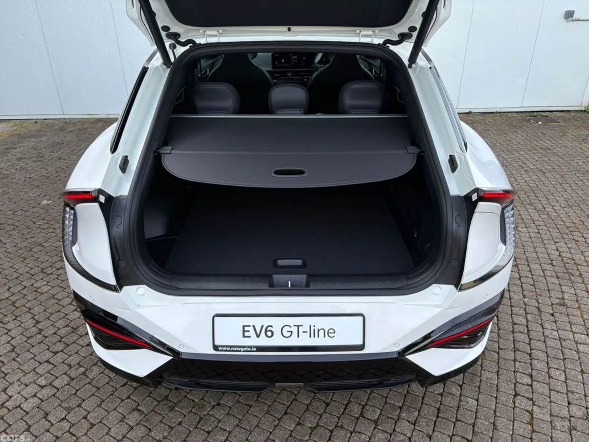Kia EV6 Hatchback, Electric, 2027, White