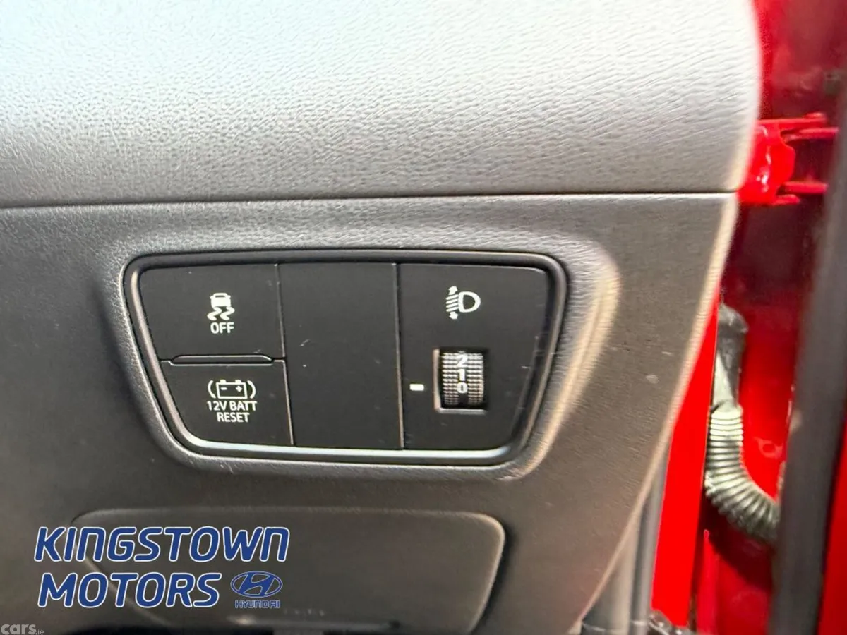 Hyundai Tucson MPV, Petrol Hybrid, 2024, Red