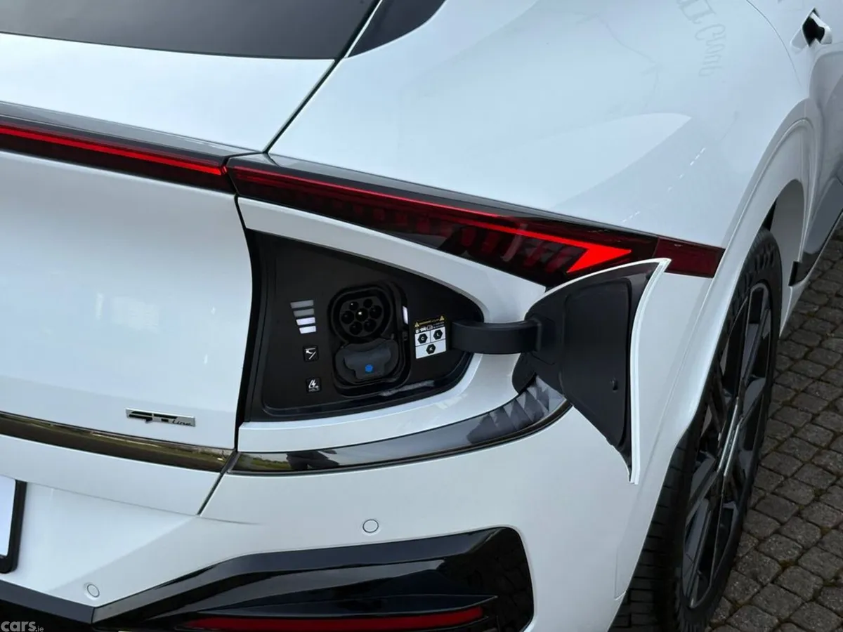 Kia EV6 Hatchback, Electric, 2027, White